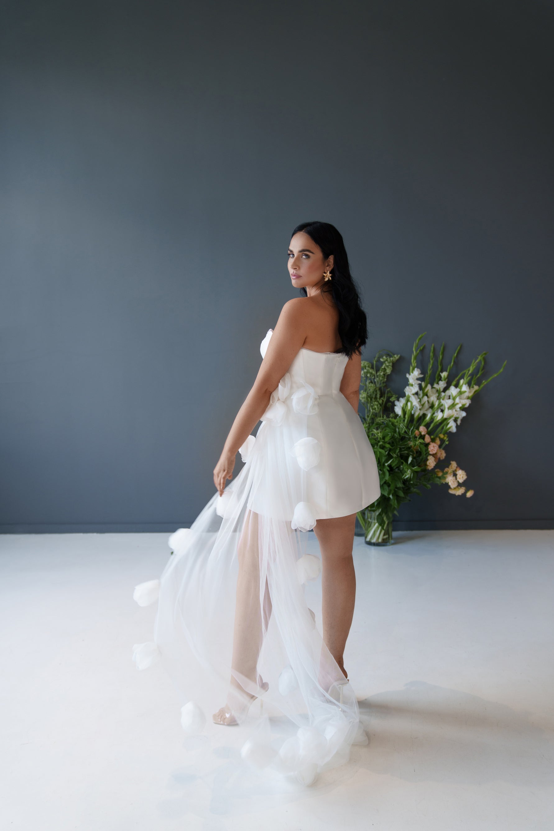 Short Wedding Dress with a Decorative Skirt with 3D Flowers Court Train Bridal Gowns Vestido De Novia Mermaid Princess