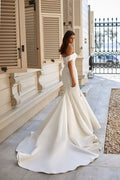 Elegant Off-the-Shoulder Satin Mermaid Wedding Gown in White Princess Wedding Dress Modern Court Train Bow Vestido De Novia Mermaid Satin Bridal Gown