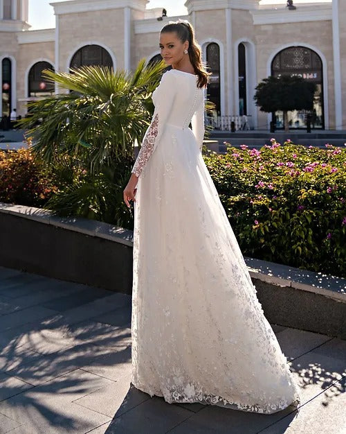 Exquisite O-Neck Lace Long Sleeve Wedding Dress Button Back Satin And Tulle Bridal Gown With Appliques Civil Vestidos De Noiva