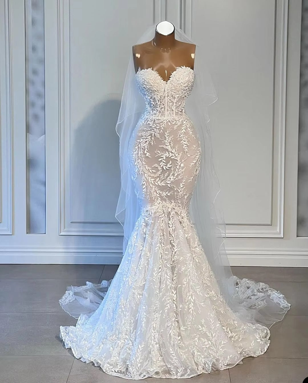 Glamorous Mermaid Wedding Dress Strapless Lace Appliques Bridal Gowns Custom Made Sleeveless Sweep Train Vestido de novia