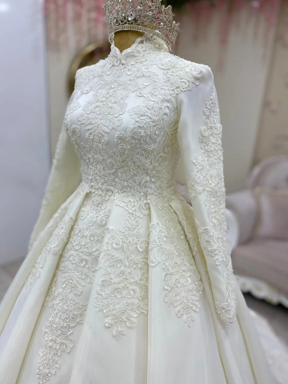 Lace Appliques Muslim Wedding Dresses Long Sleeve High Neck Tulle Satin Wedding Bridal Gowns Robe De Mariage White