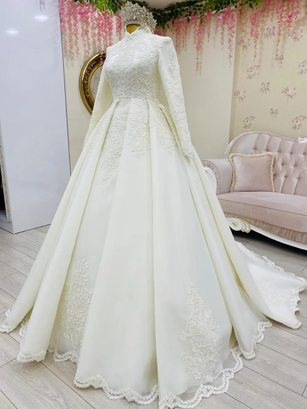 Lace Appliques Muslim Wedding Dresses Long Sleeve High Neck Tulle Satin Wedding Bridal Gowns Robe De Mariage White