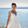 Plus Size Wedding Dress Lace Applique Sleeveless Illusion Beach Wedding Dress Vintage A line Princess Bridal Gowns