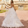 Lace Ball Gown Wedding Dress V-Neck Spaghetti Strap Bridal Gown Zipper Tiered Lace Appliques Court Train Robe de mariée