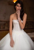 Stylish and elegant Wedding Dresses Strapless Neckline Bridal Gowns Sleeveless Sexy A Line Tulle Sweep Train Vestido De Novia