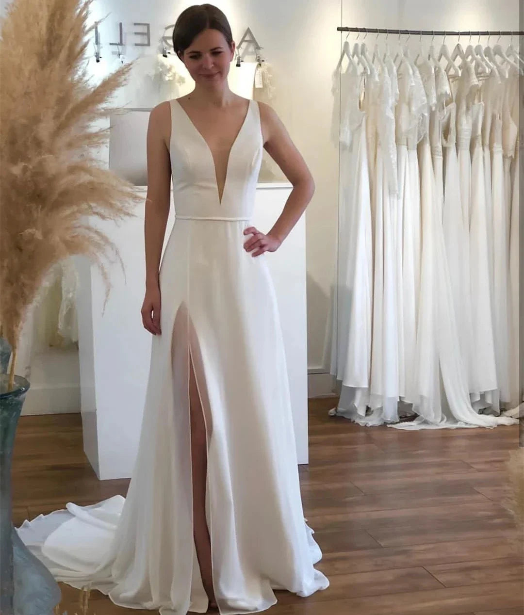 A-Line Wedding Dress V-Neck White Satin Side Slit Bridal Gowns Sleeveless Sweep Train Robe De M Bride Dress Customize To Measure