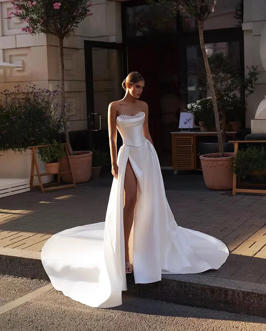 Elegant Luxury Pearl Wedding Dress With Sexy backless Slit A Line Ball Gown Strapless Bridal Gowns Back Button Vestido De Novia