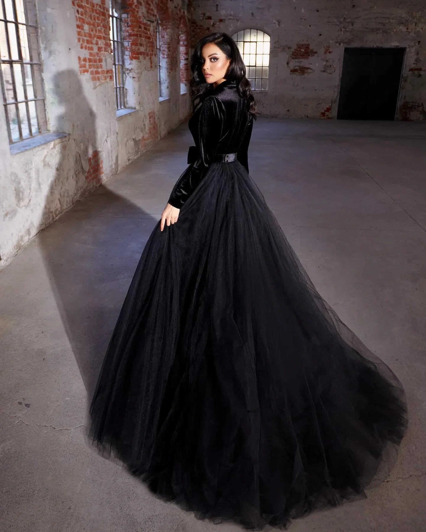 French Black Prom Dresses Gothic Tulle Charming Women Formal Evening Gowns Plunging V Neck Long Sleeves Bow Belt Met Gala