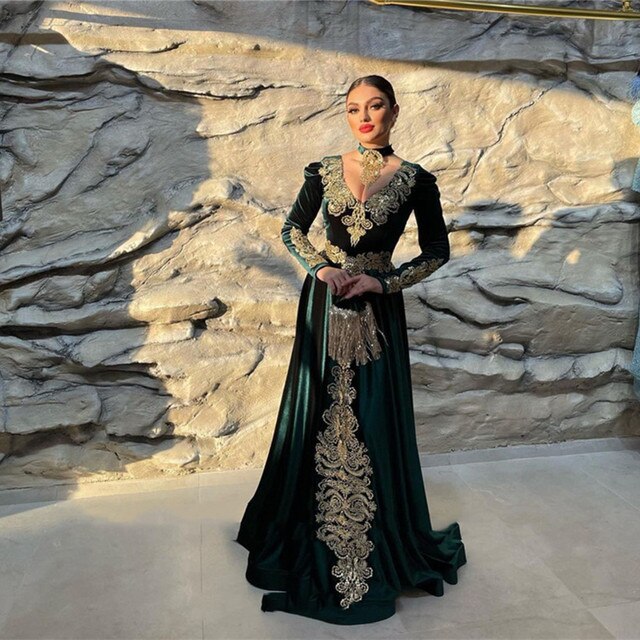 Green Velvet Kaftan Women Evening Dresses Long Sleeves Lace Applique V Neck Women Formal Dress Arabic Party Prom Gown same as picture