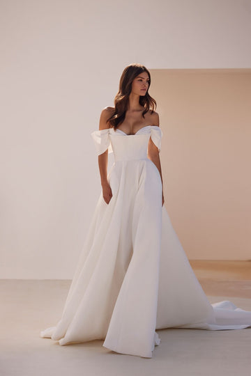 Chic Off-the-Shoulder Wedding Gown with a Boned Corset Modern Vestido De Novia Mermaid Bow Satin Bridal Gown Court Train Princess Wedding Dress