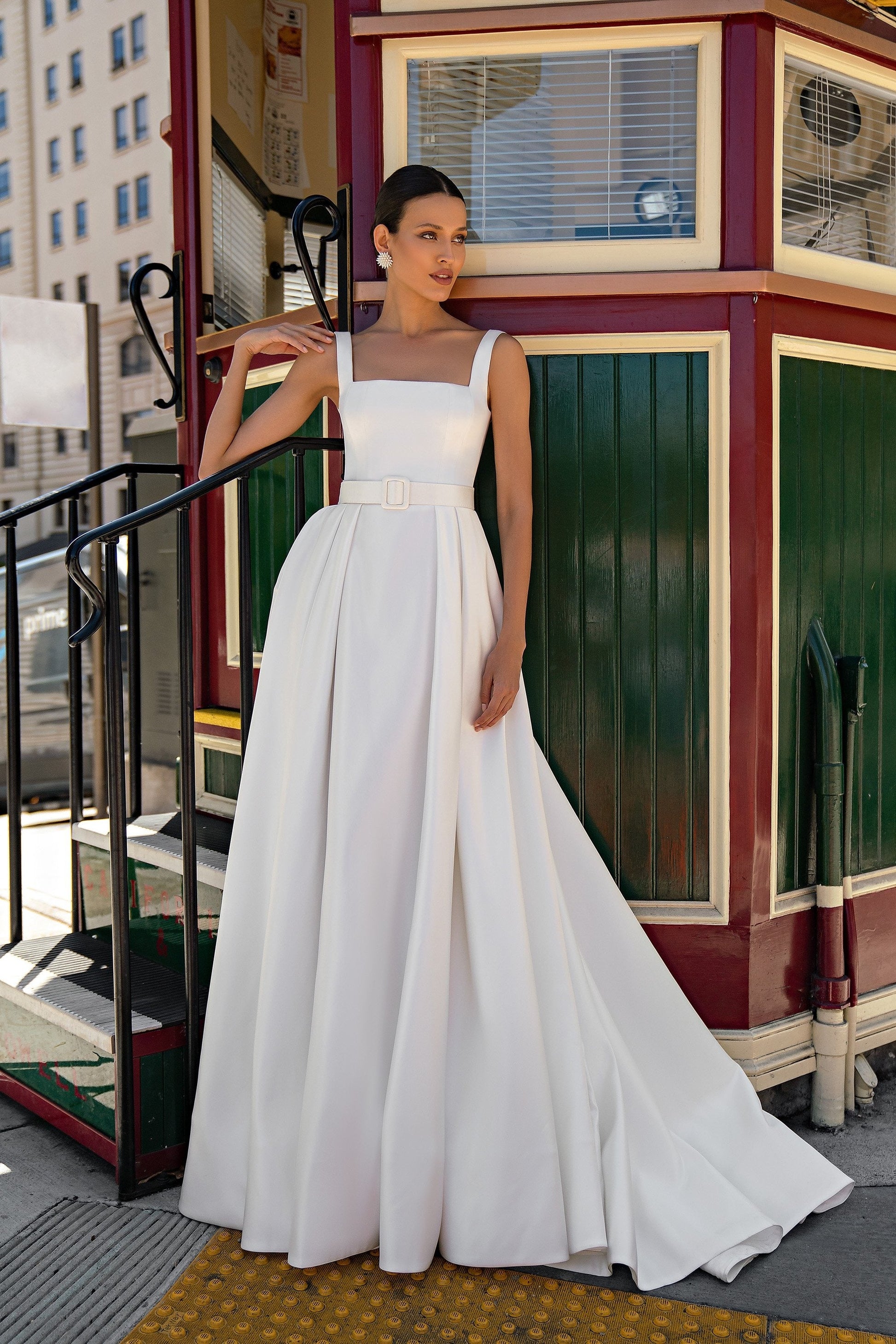 Two Way Wearing A Line Wedding Dress Satin Long Bridal Gown With Belt Long Lantern Sleeves Modern Bride Dresses Robe De Mariee