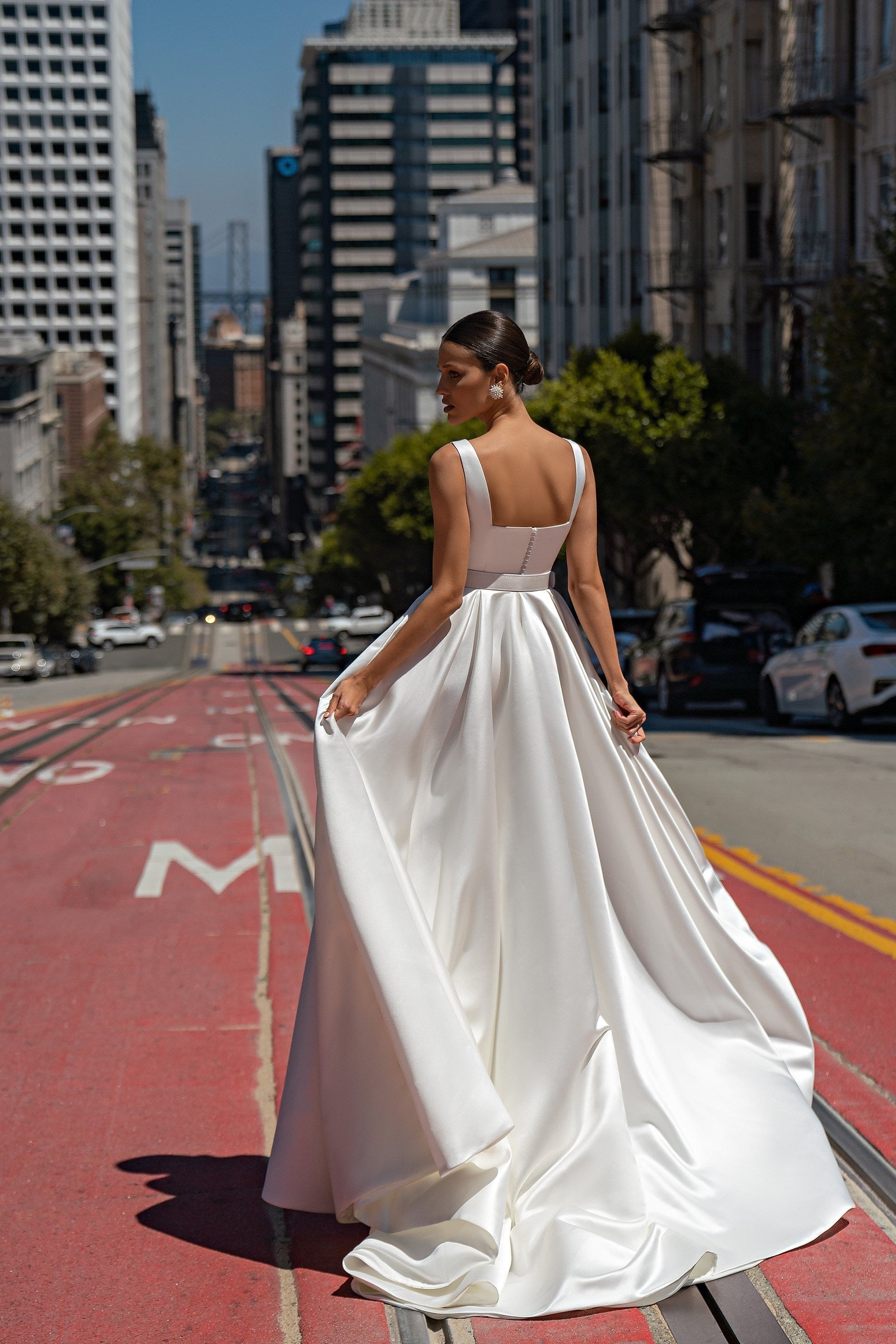 Two Way Wearing A Line Wedding Dress Satin Long Bridal Gown With Belt Long Lantern Sleeves Modern Bride Dresses Robe De Mariee