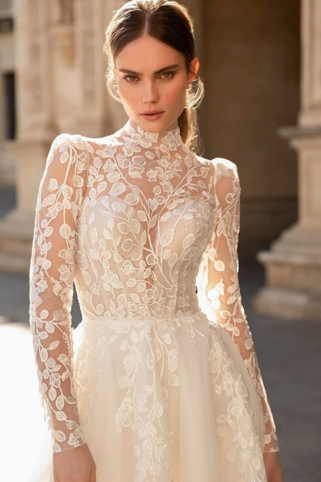 Modest High Collar Wedding Dress Classic Lace Appliques Dress For Bride Elegant A-line Long Bridal Gown Robe De Mariée